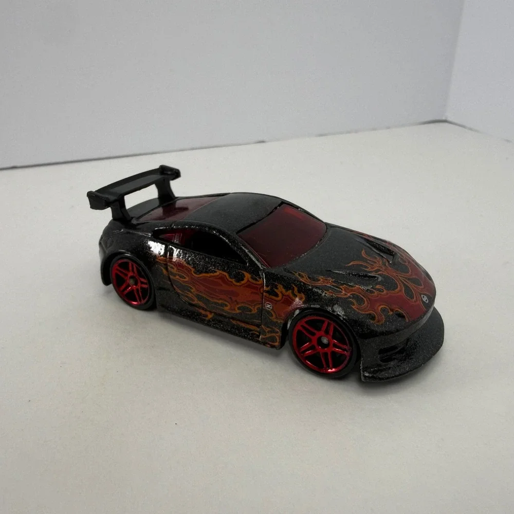 Hot Wheels Nissan 350Z Black Metallic Flame Heat Fleet 2008 Diecast Car 1/64